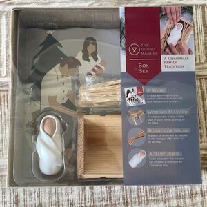 Christmas The Giving Manger set - A Christmas Tradition